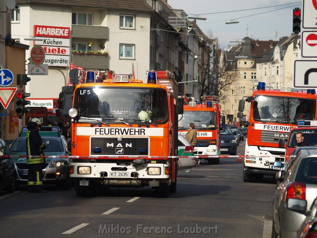 Dachgeschossbrand Koeln Muelheim Duennwalderstr  099.JPG